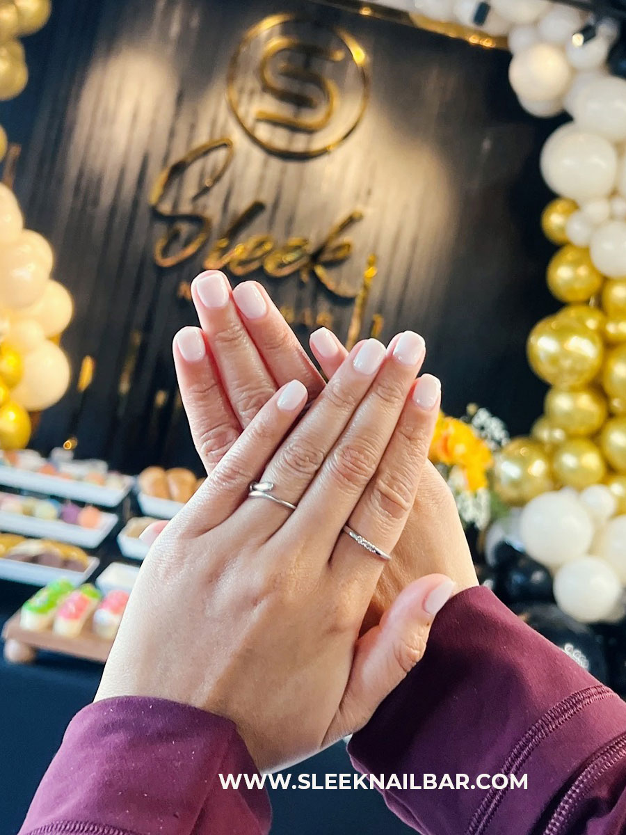 Sleek Nail Bar