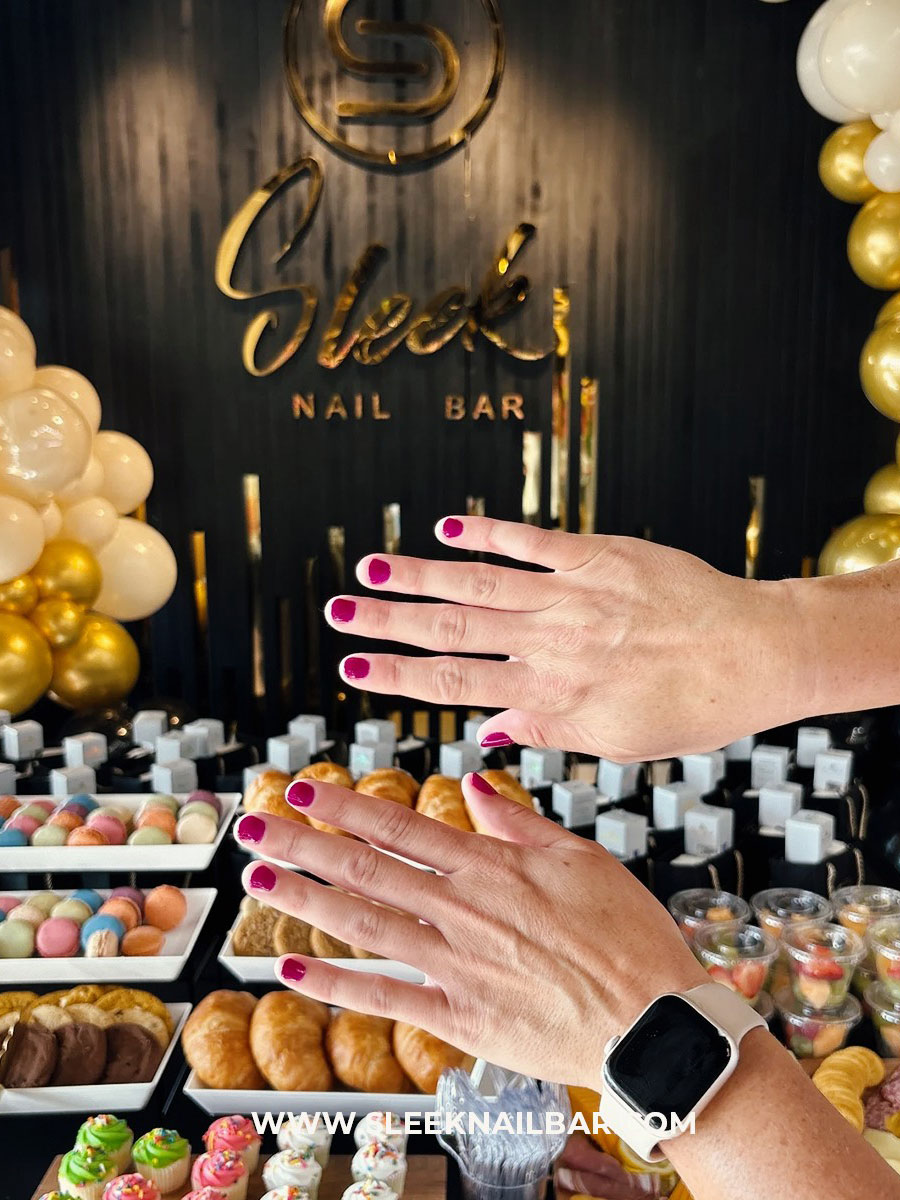 Sleek Nail Bar