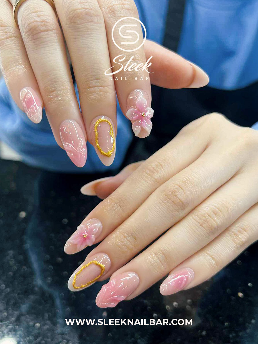 Sleek Nail Bar
