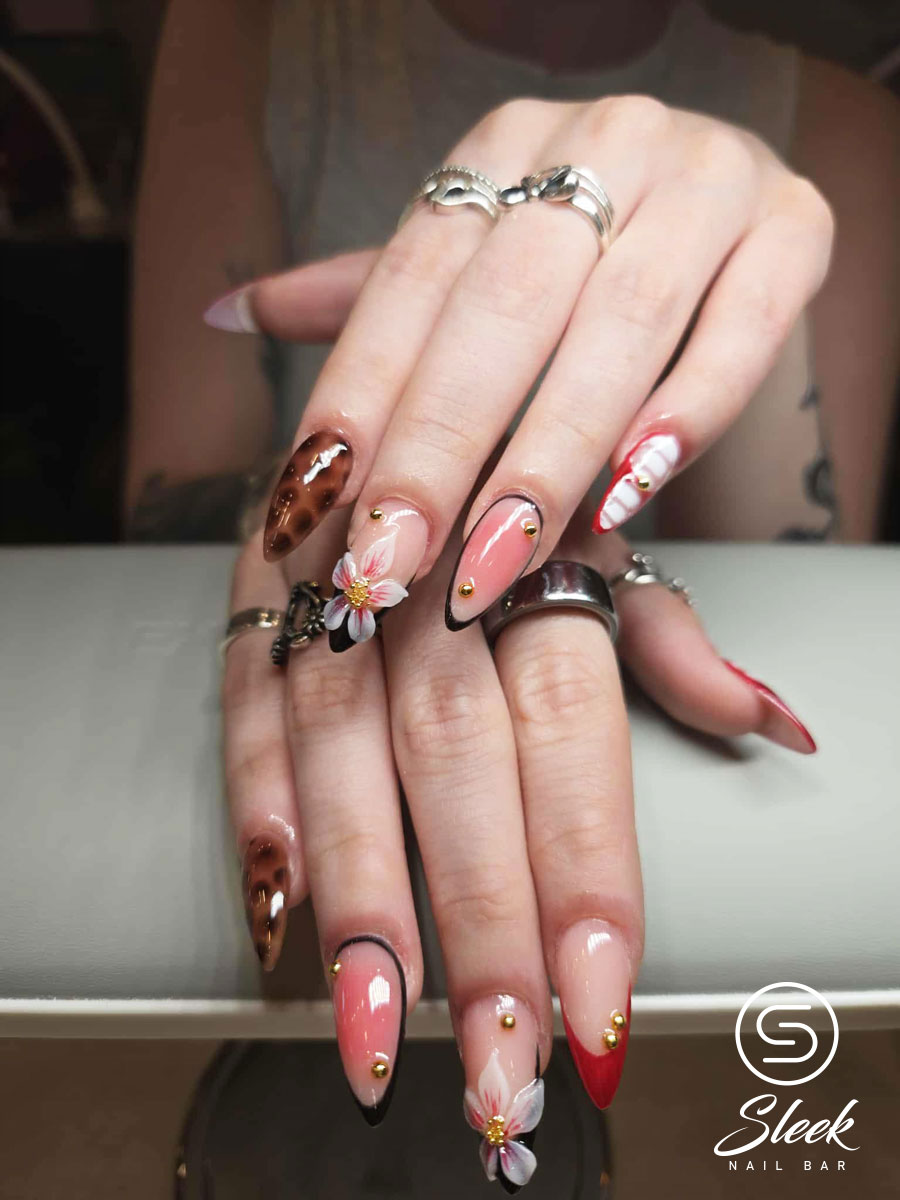 Sleek Nail Bar