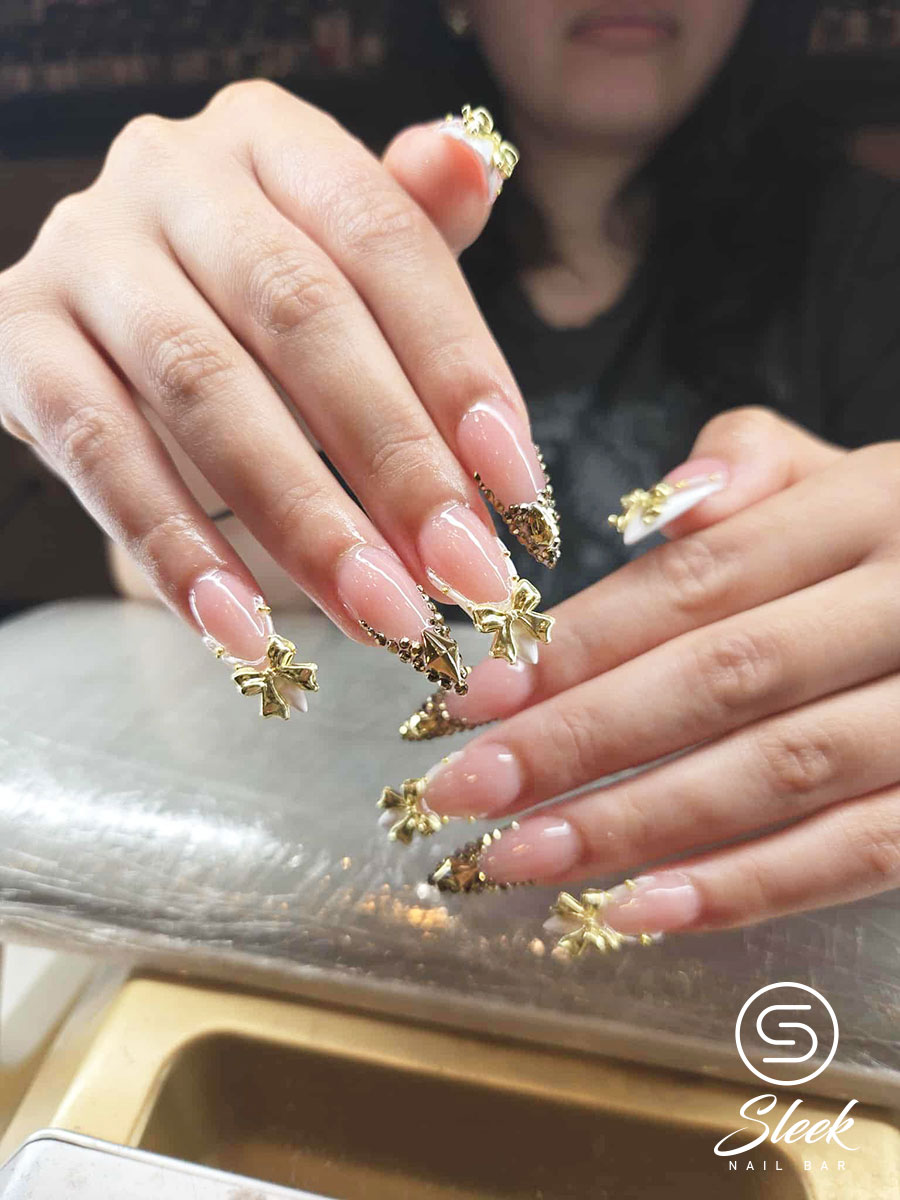 Sleek Nail Bar